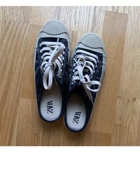 Zara Black and Cream Low-Top Canvas Sneakers